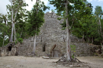 La Iglesia Pyramid, Coba