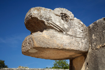 Sculptured head at a Chichen Itza platform