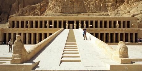 Temple of Hatshepsut, ramp on the middle court