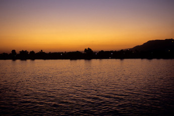 Late evening on the Nile (towards the Valley of the Kings)