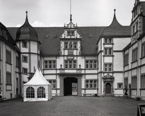 Schloss Neuhaus (Adox Ortho 25)